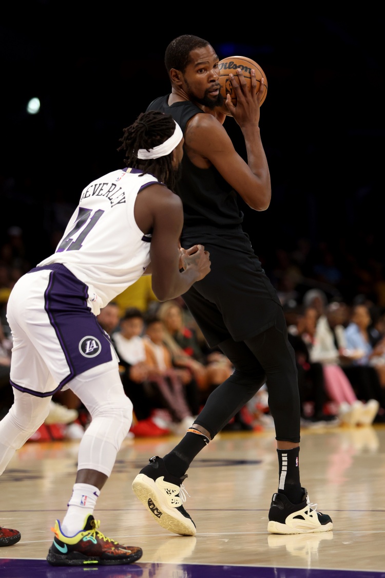 贝弗利称杜兰特场均25分无法阻挡 防守他必须采用双人包夹